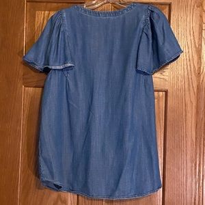 Adorable fluttered sleeve top from LOFT! Size XL